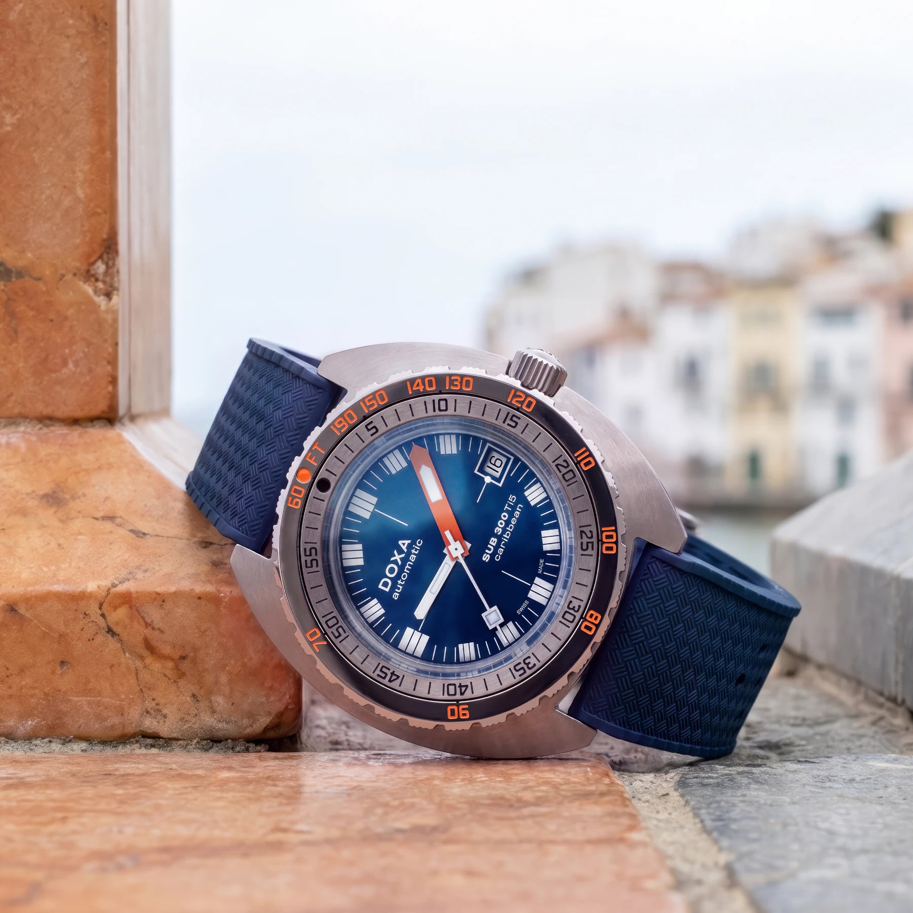 DOXA SUB 300 Ti5 Caribbean 823.50.201.32