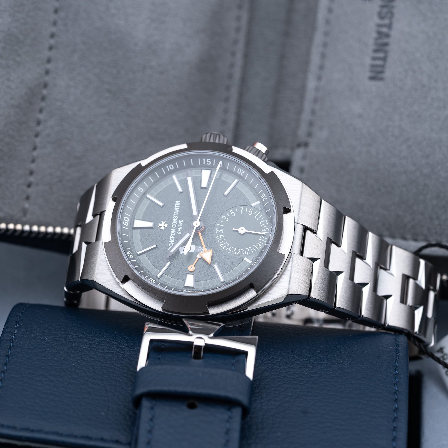 Vacheron Constantin Overseas Dual Time 7930V/210T-H075