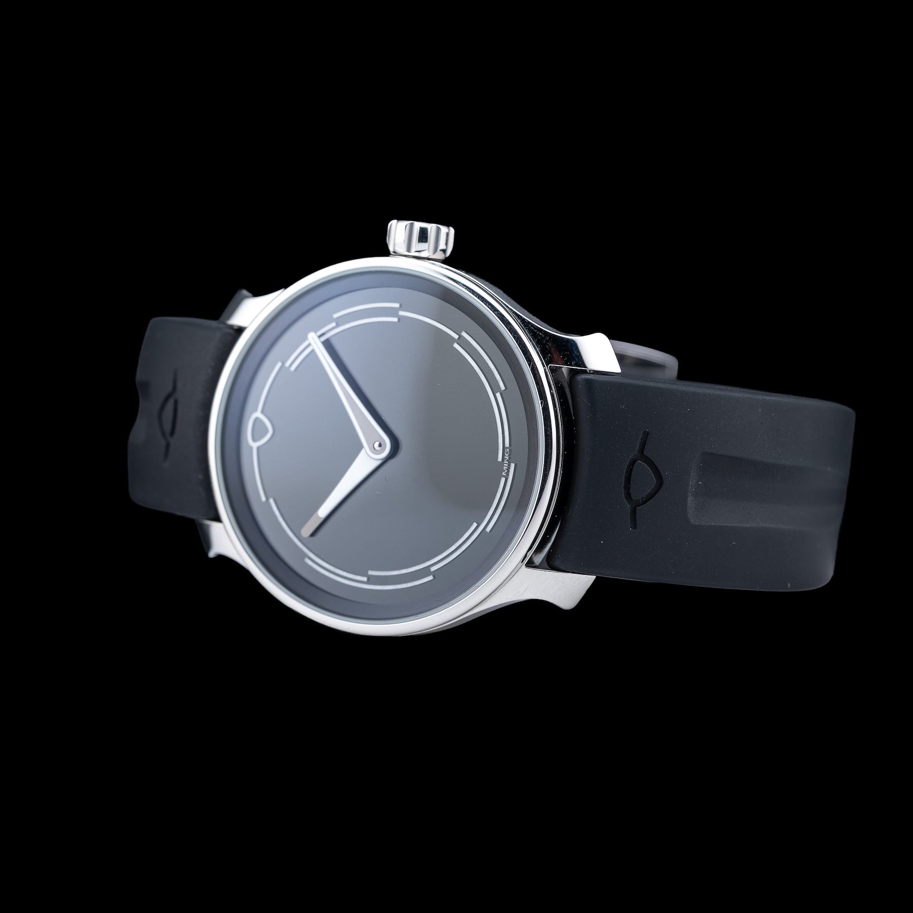 Ming 37.02 Minimalist