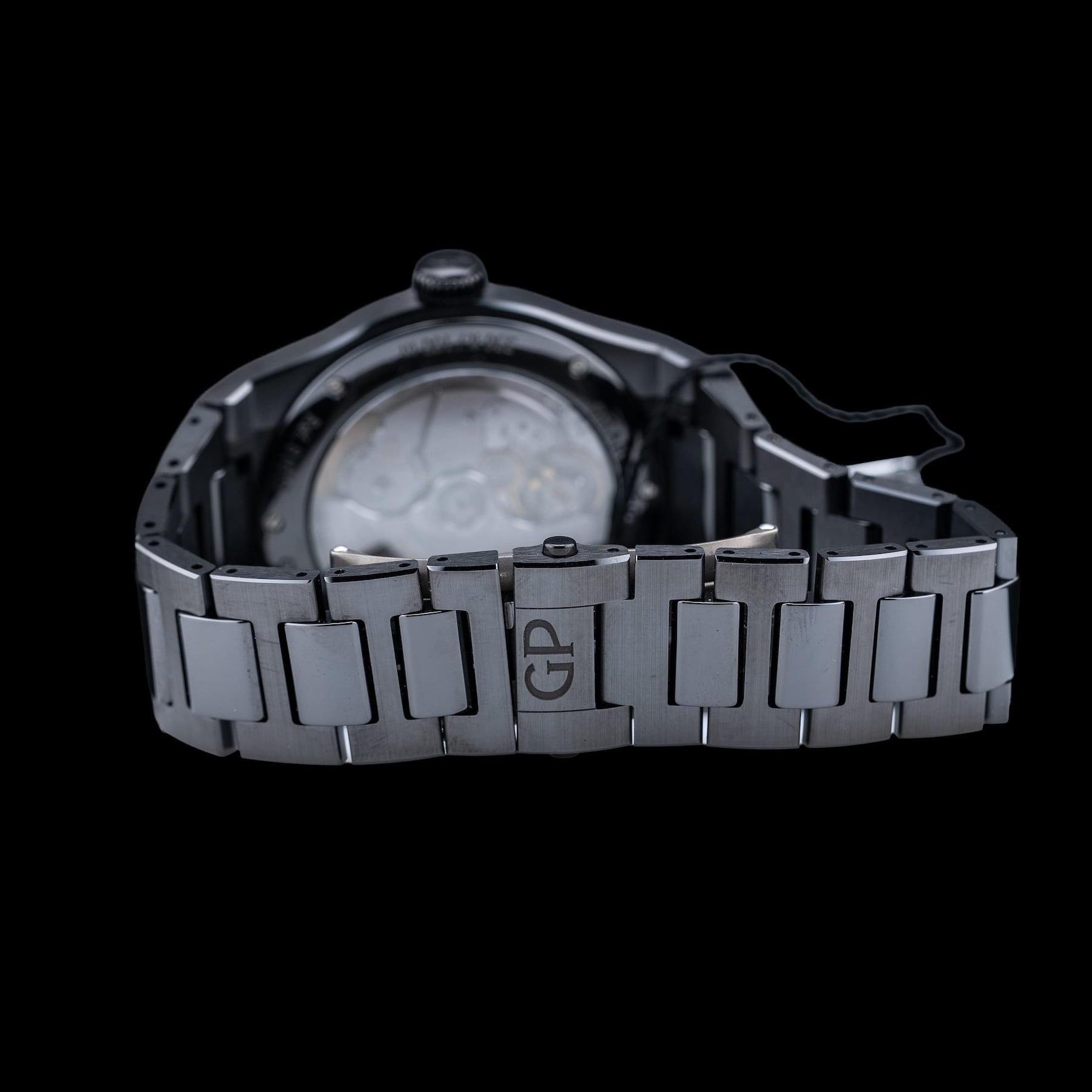 Girard Perregaux Laureato Ceramic 81010-32-631-FK6A