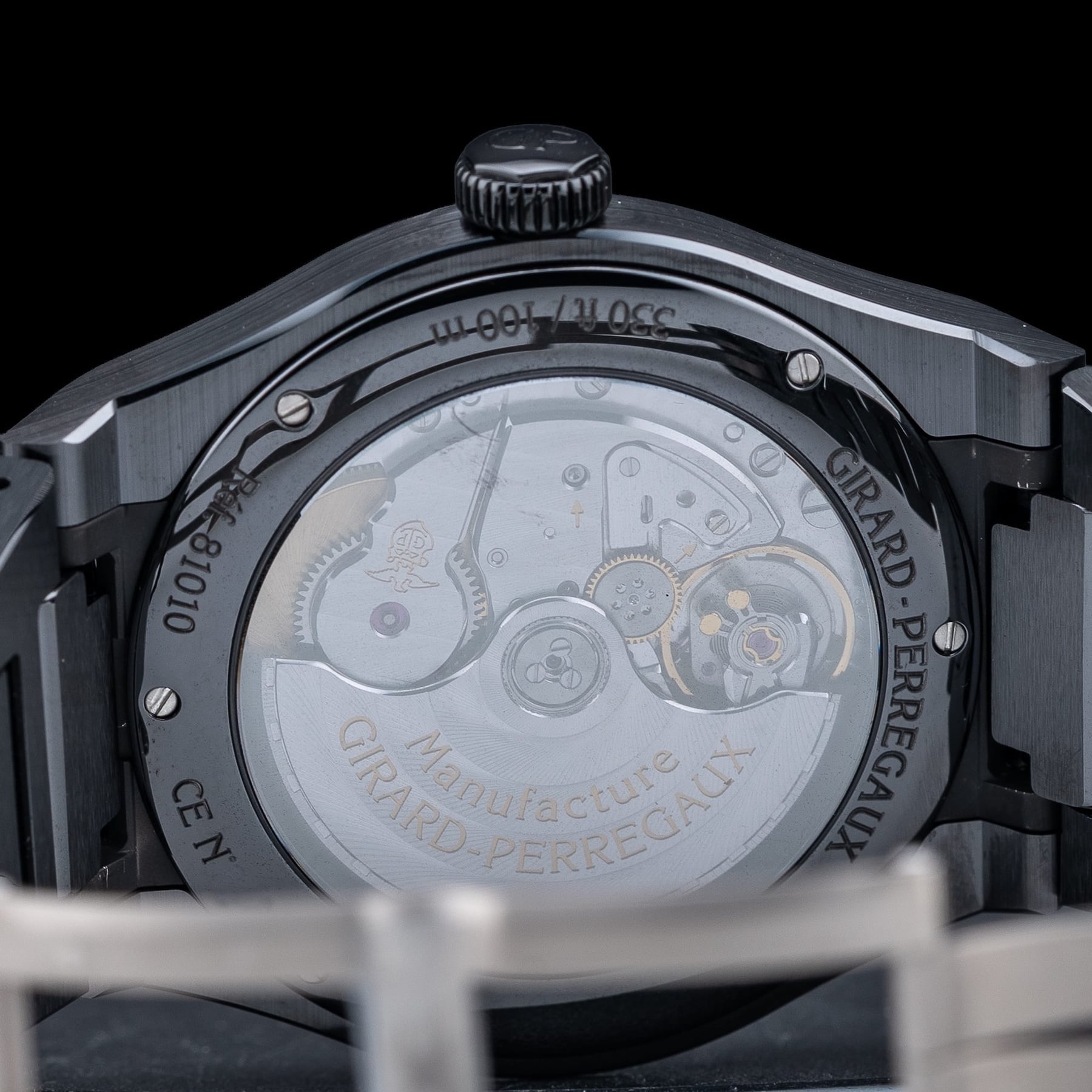 Girard Perregaux Laureato Ceramic 81010-32-631-FK6A