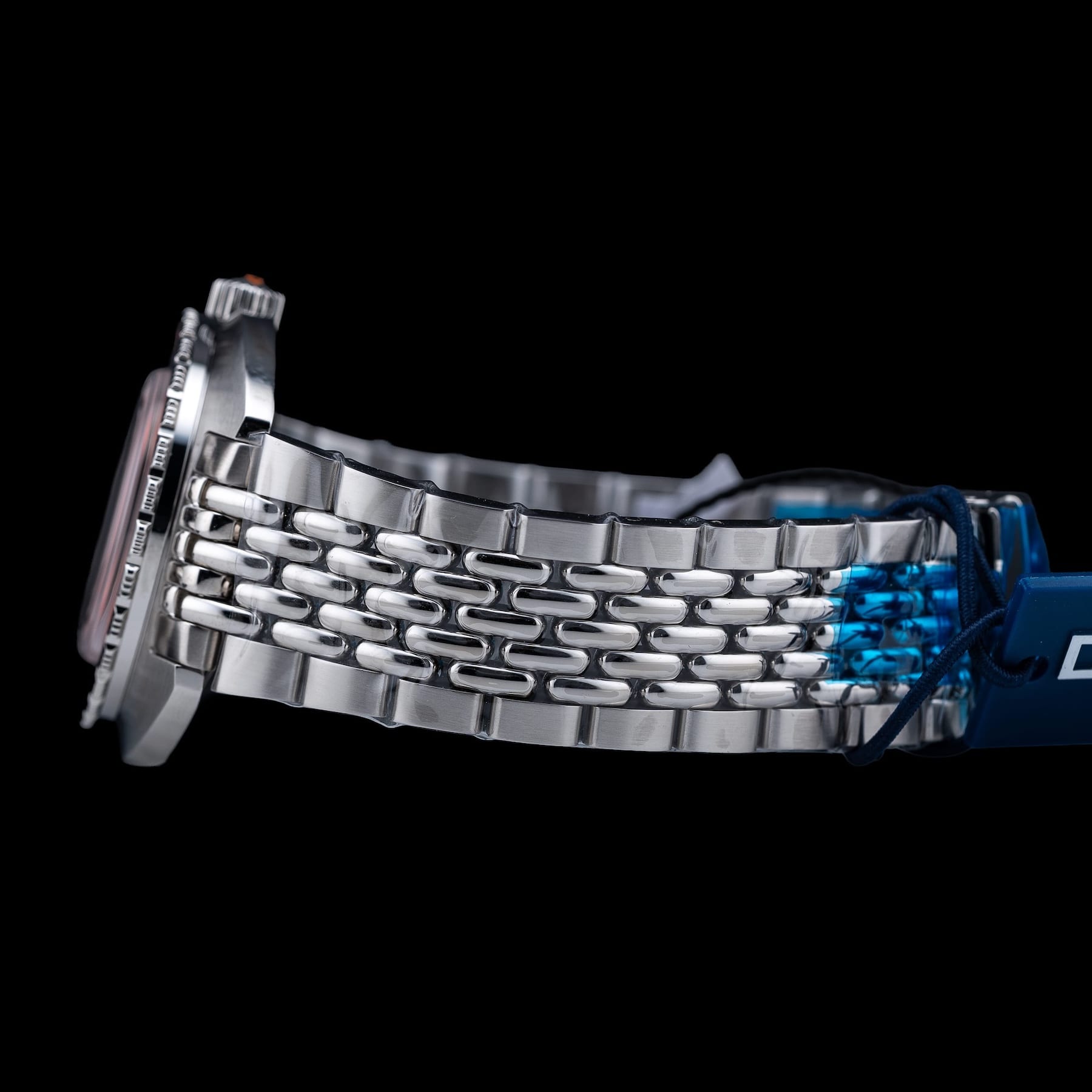 DOXA Sub 300 Professional 821.10.351.10 on Bracelet
