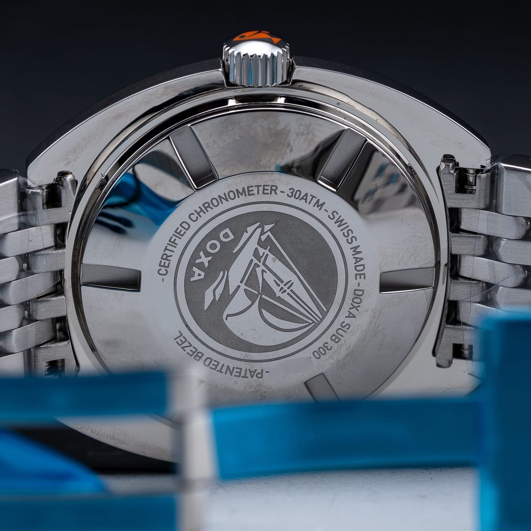 DOXA Sub 300 Professional 821.10.351.10 on Bracelet