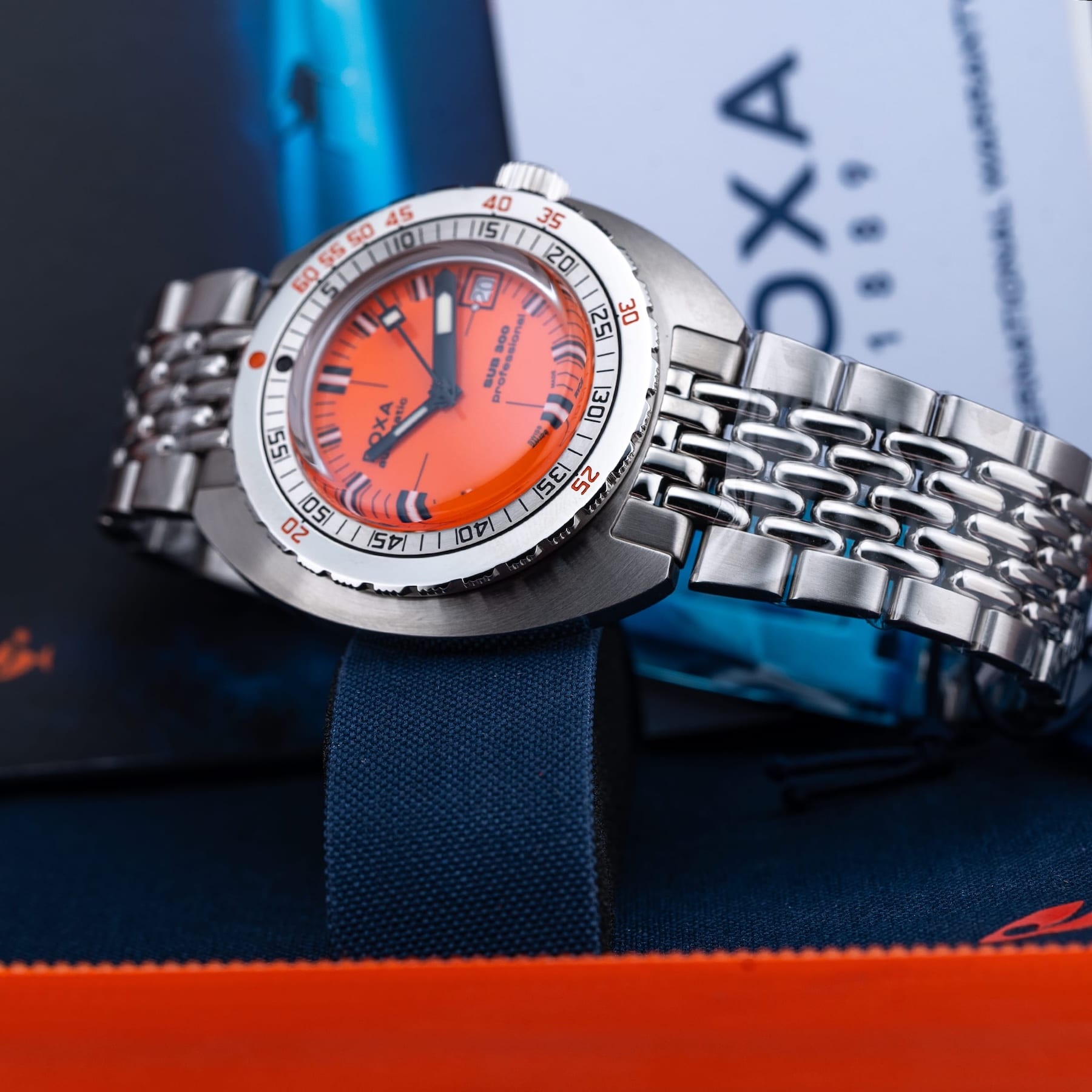 DOXA Sub 300 Professional 821.10.351.10 on Bracelet