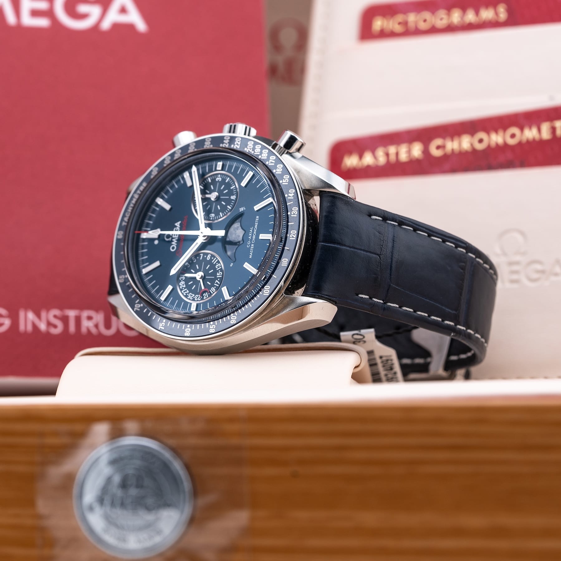 Omega Speedmaster Moonwatch Master Chronometer Moonphase 304.33.44.52.03.001