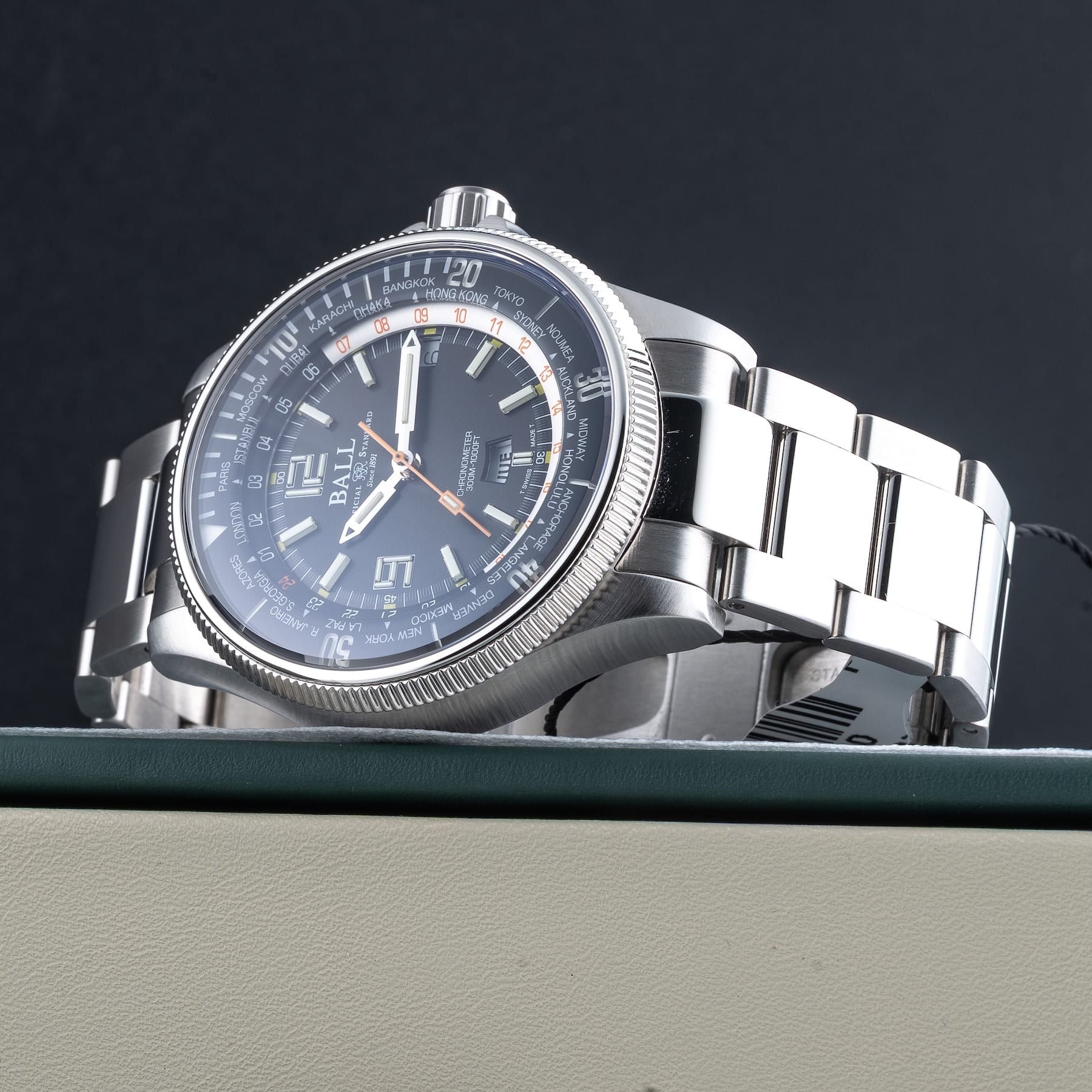 Ball Engineer Master II Diver Worldtimer (42mm) DG2232A-SC-BK