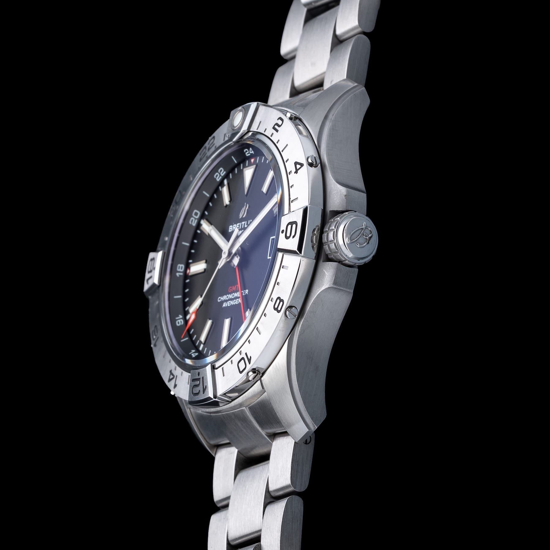 Breitling A32320 Avenger Automatic GMT 44