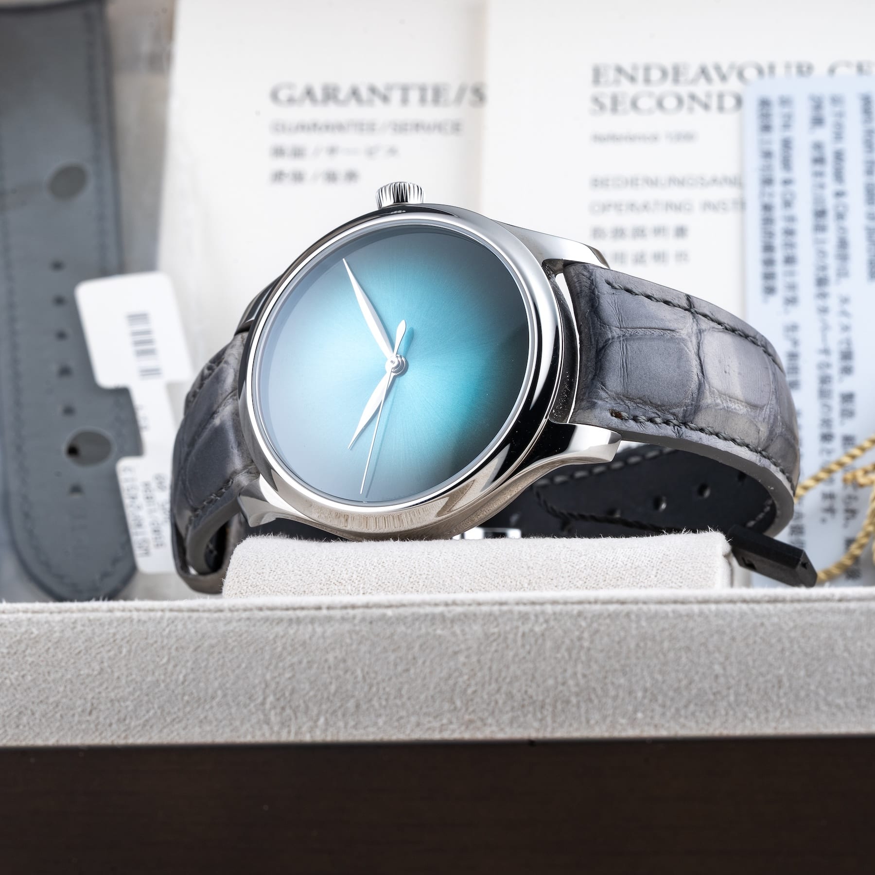 H. Moser & Cie. Endeavour Centre Seconds 1200-1240