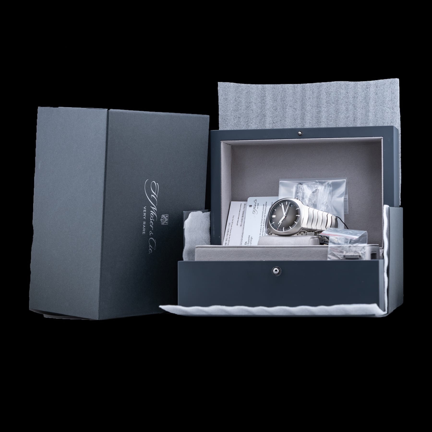 H. Moser & Cie. 6812-1200 Streamliner Perpetual Calendar
