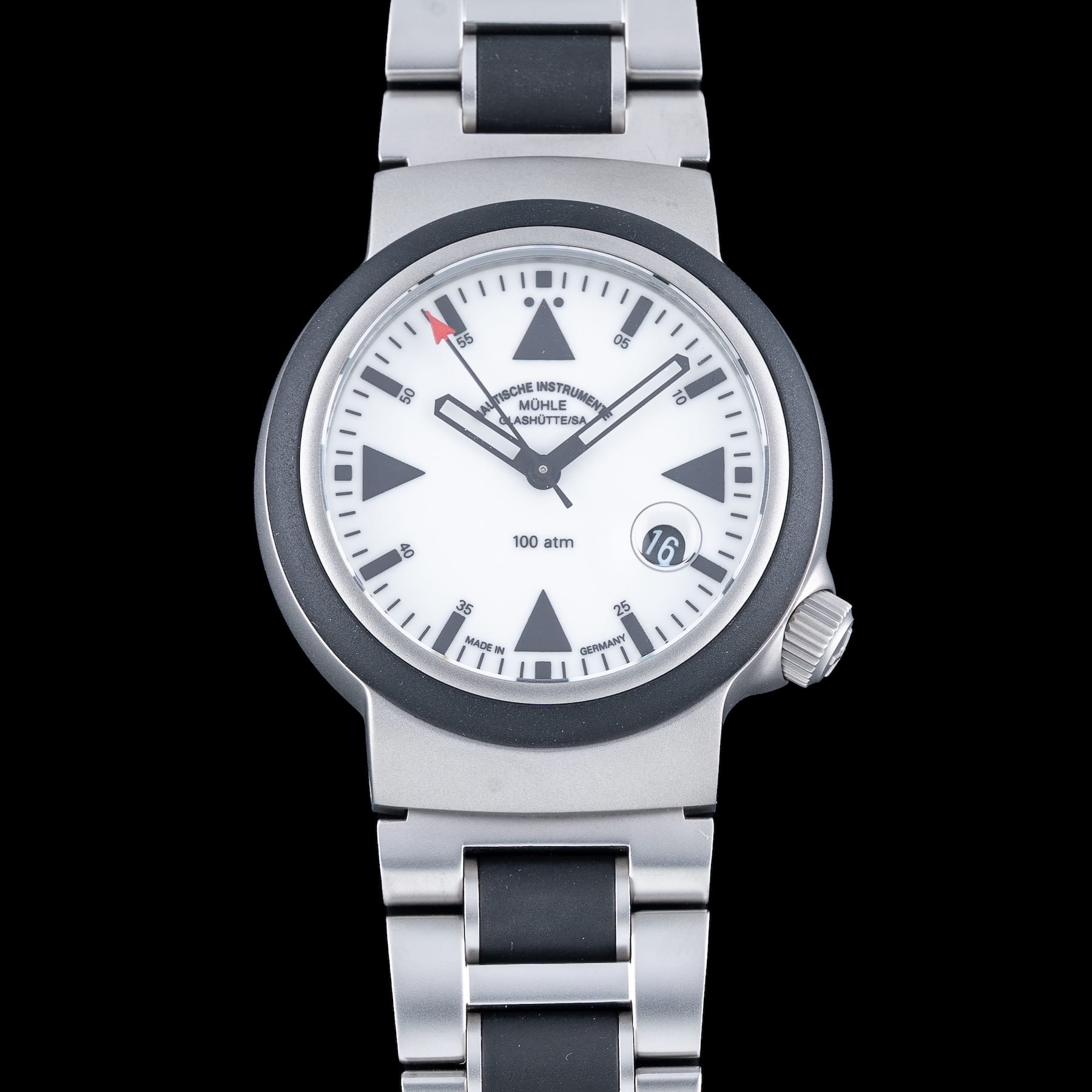 Mühle Glashütte S.A.R Rescue-Timer Lumen on Bracelet M1-41-08-MB