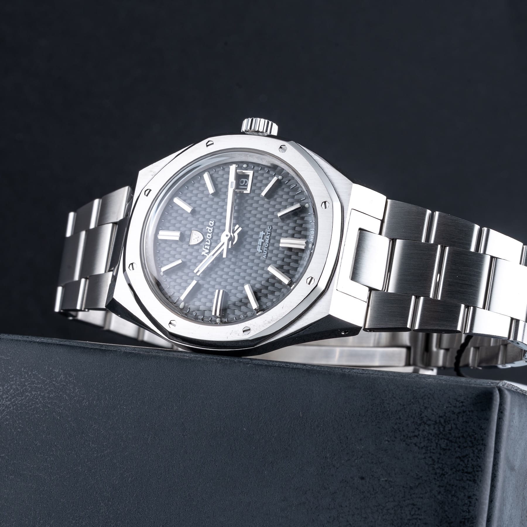Nivada Grenchen 69012A77 F77 Grey MK2 38mm Date