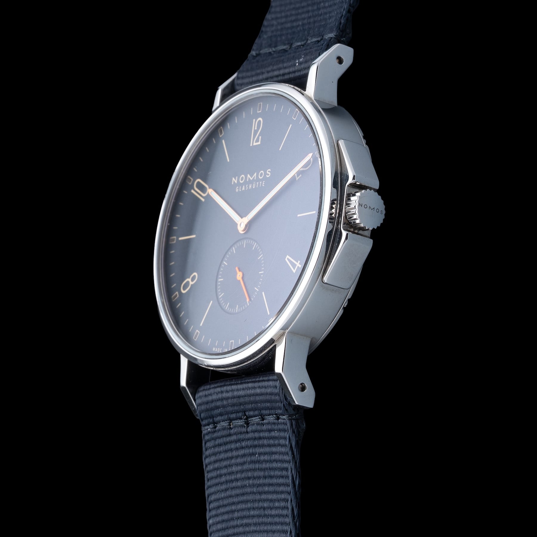 NOMOS Glashütte Ahoi Atlantik 552