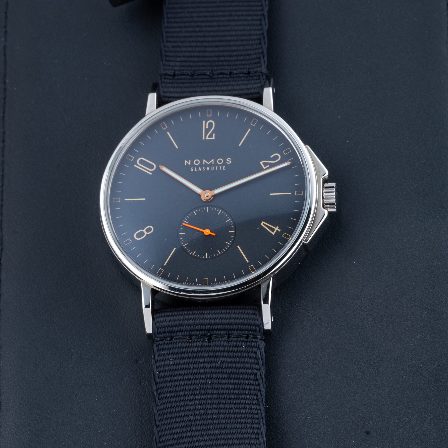 NOMOS Glashütte Ahoi Atlantik 552