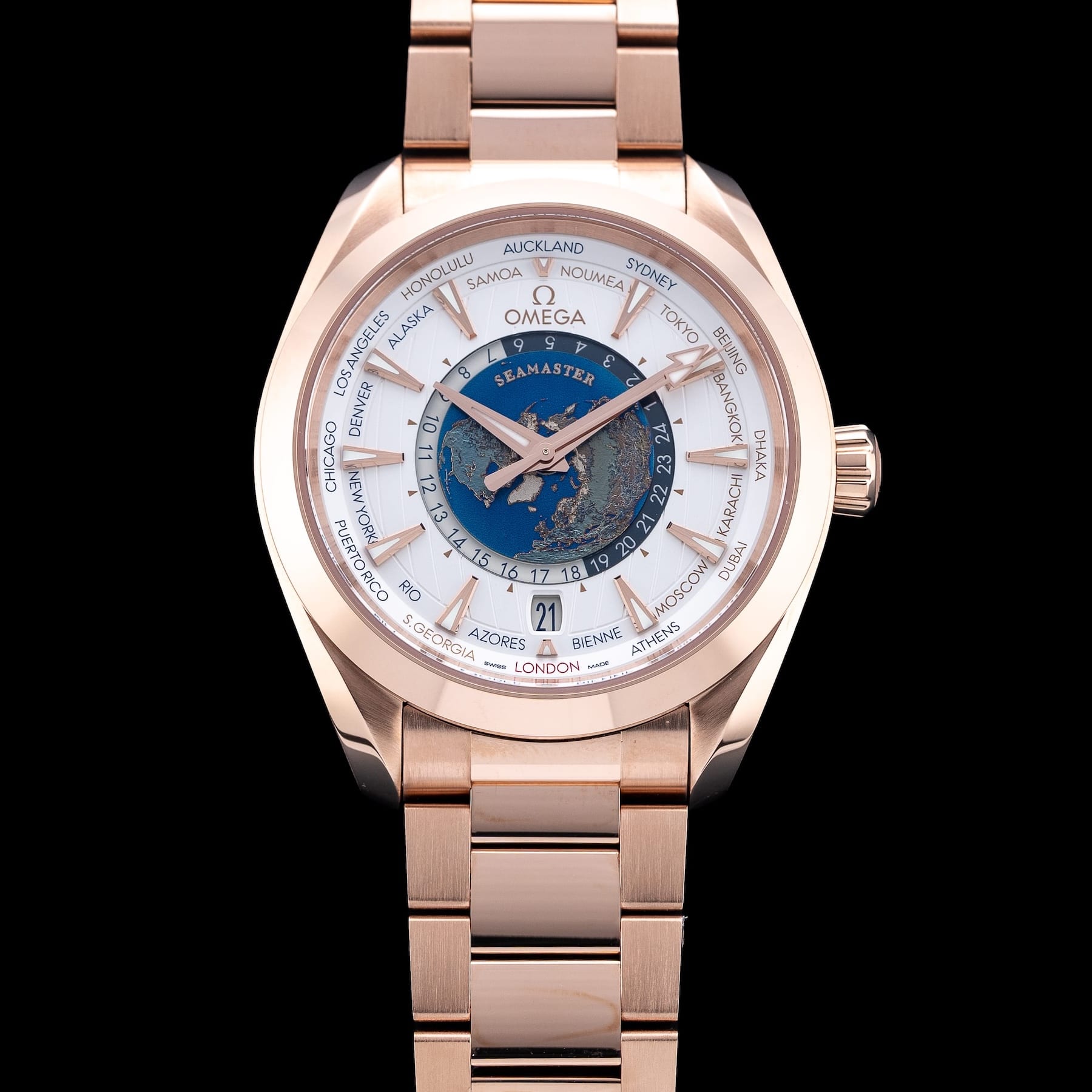 Omega 220.50.43.22.02.001 Seamaster Aquaterra 150m Master Chronometer GMT Worldtimer 43mm Gold