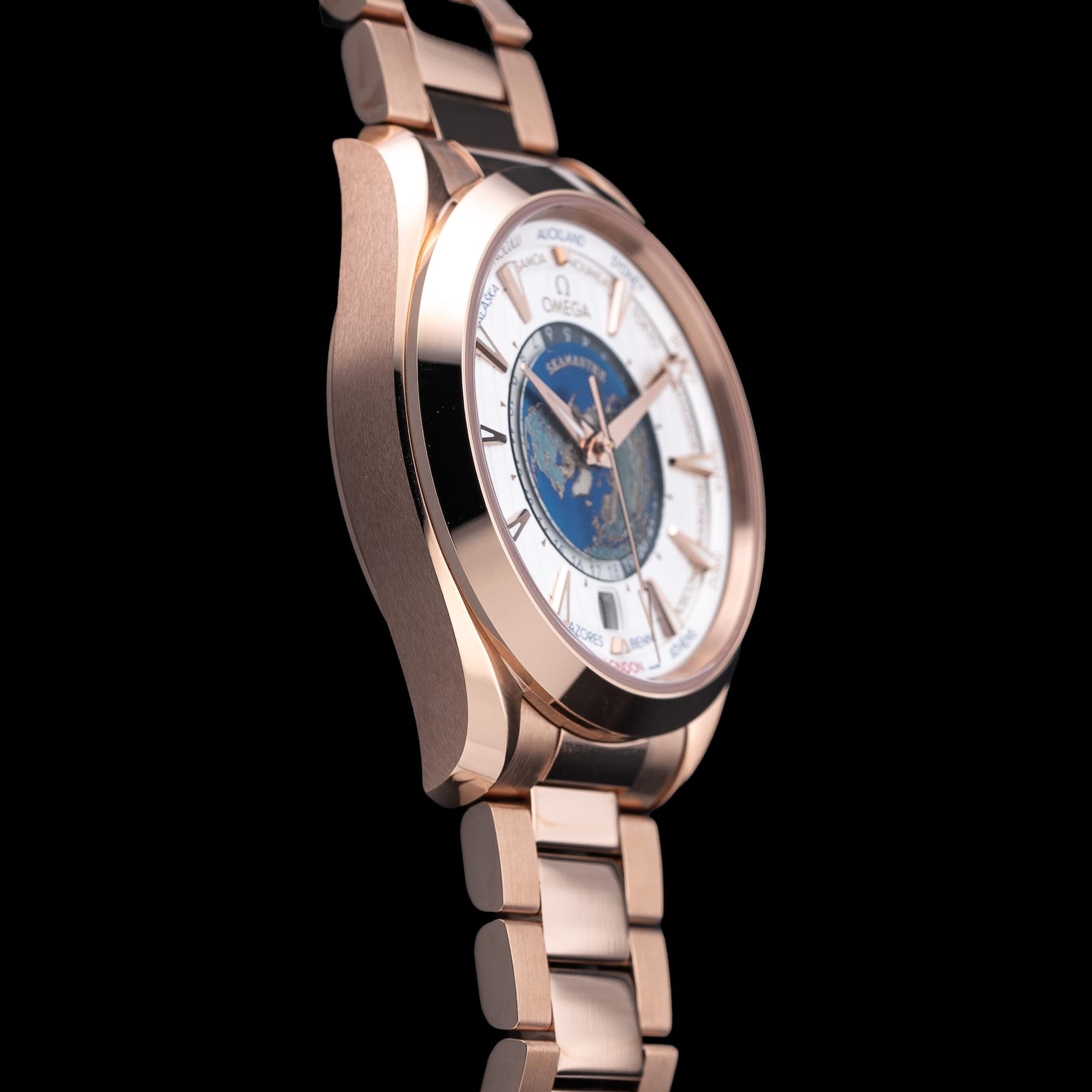 Omega 220.50.43.22.02.001 Seamaster Aquaterra 150m Master Chronometer GMT Worldtimer 43mm Gold