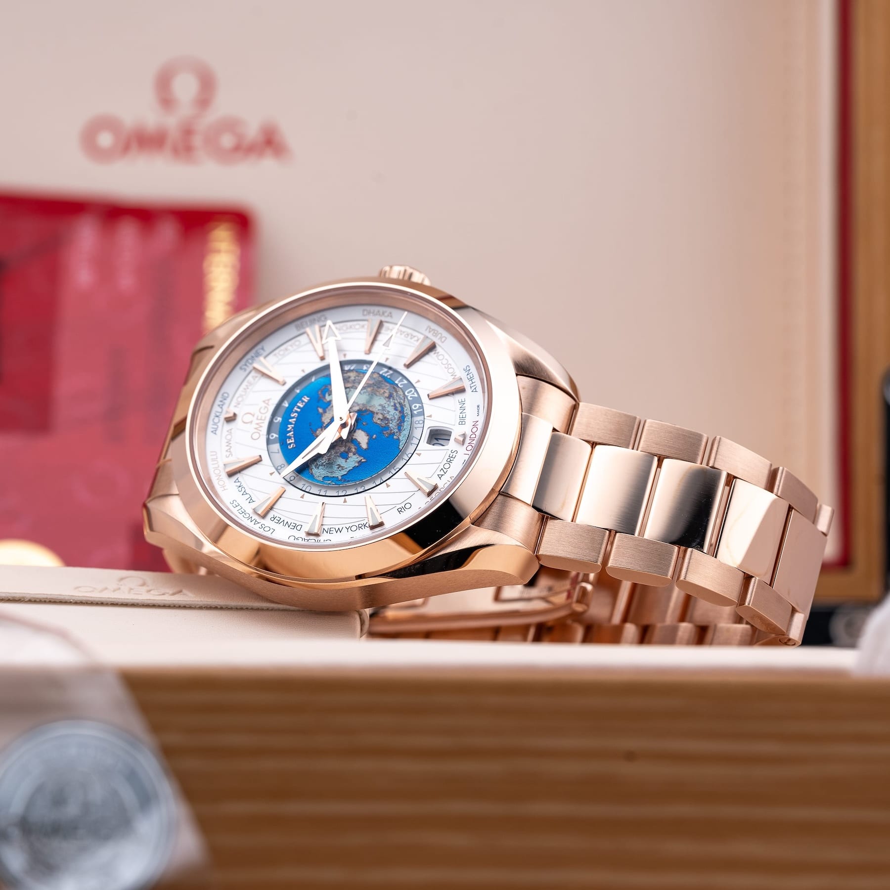 Omega 220.50.43.22.02.001 Seamaster Aquaterra 150m Master Chronometer GMT Worldtimer 43mm Gold