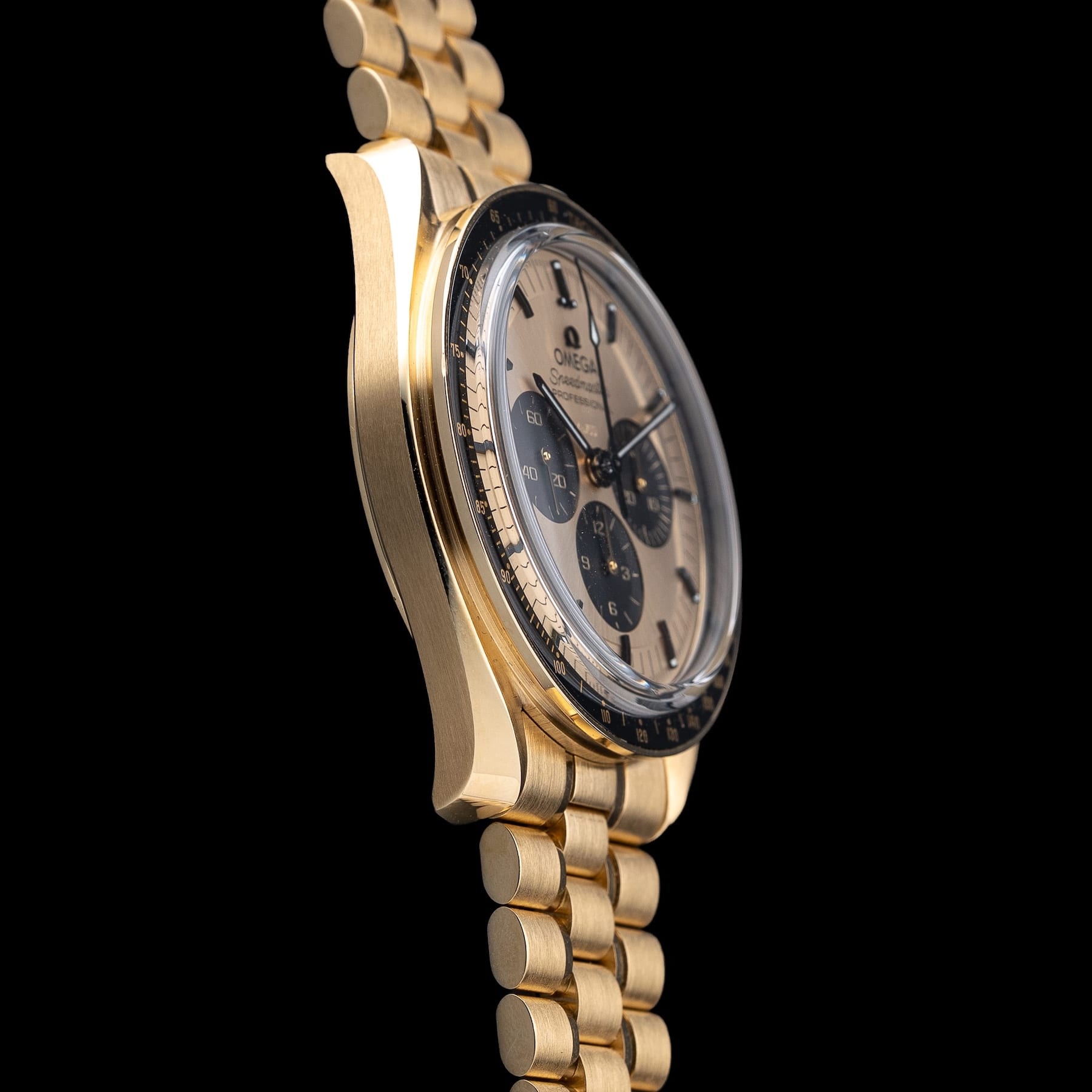 Omega 310.60.42.50.99.002 Speedmaster Moonwatch Professional Master Chronometer Moonshine Gold Dial on Bracelet