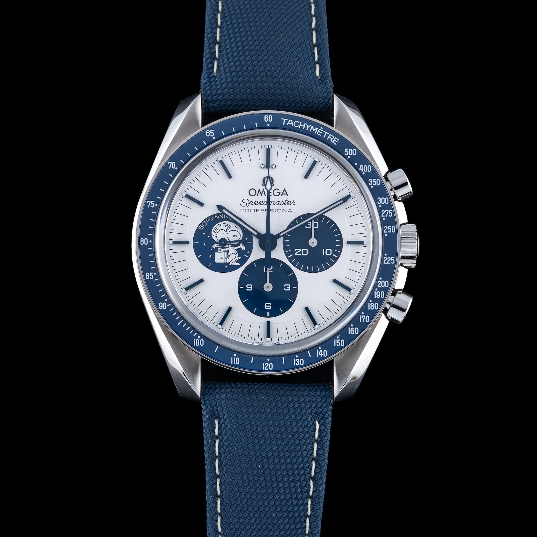 Omega Speedmaster Silver Snoopy Award 310.32.42.50.02.001