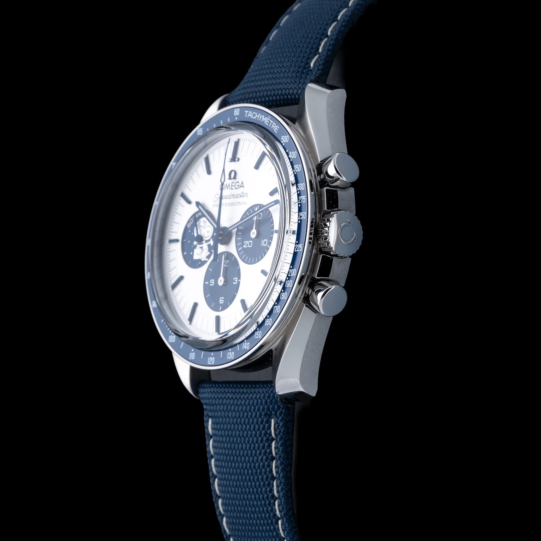 Omega Speedmaster Silver Snoopy Award 310.32.42.50.02.001