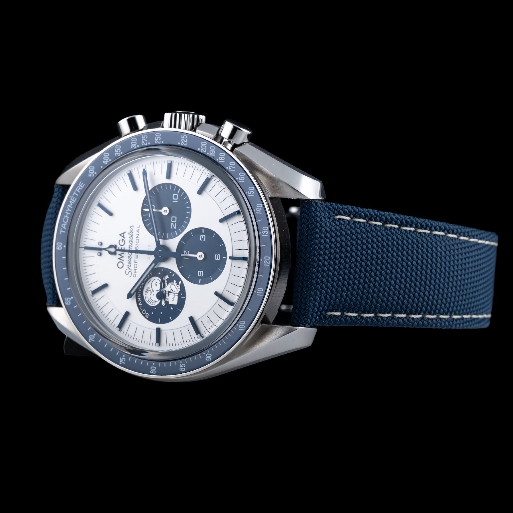Omega Speedmaster Silver Snoopy Award 310.32.42.50.02.001