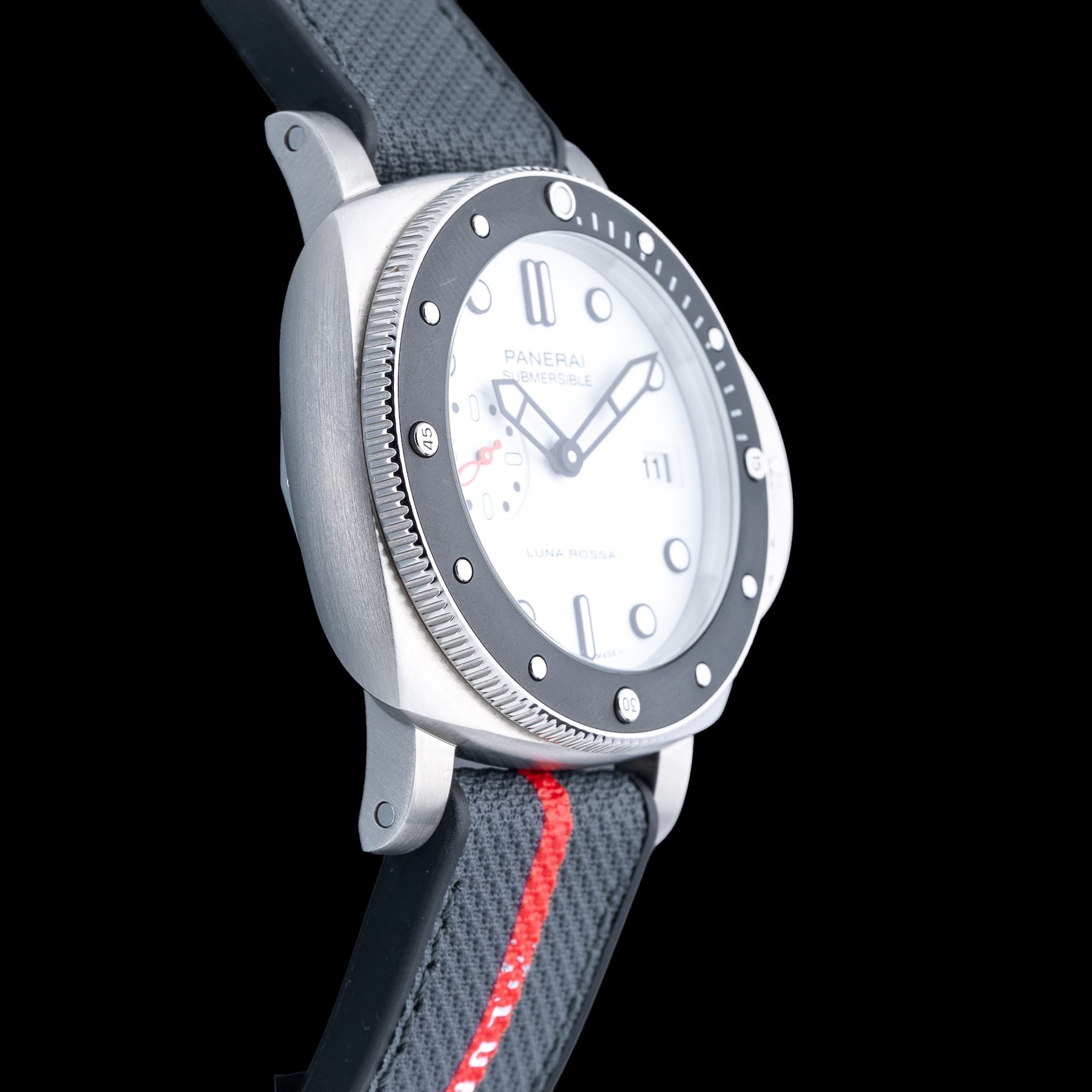 Panerai Submersible Luna Rossa PAM01579