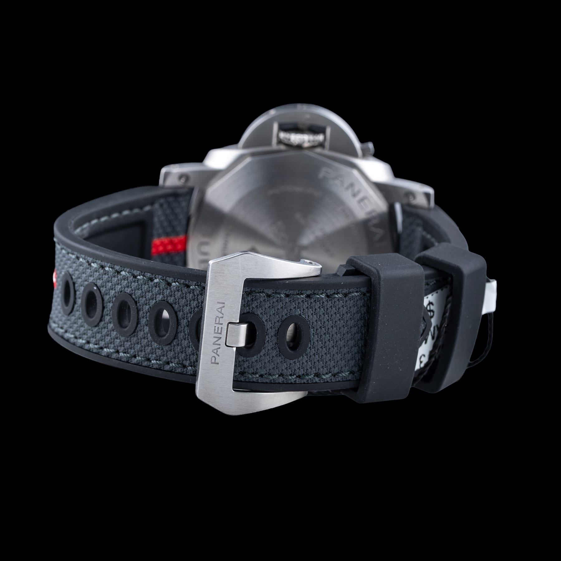 Panerai Submersible Luna Rossa PAM01579