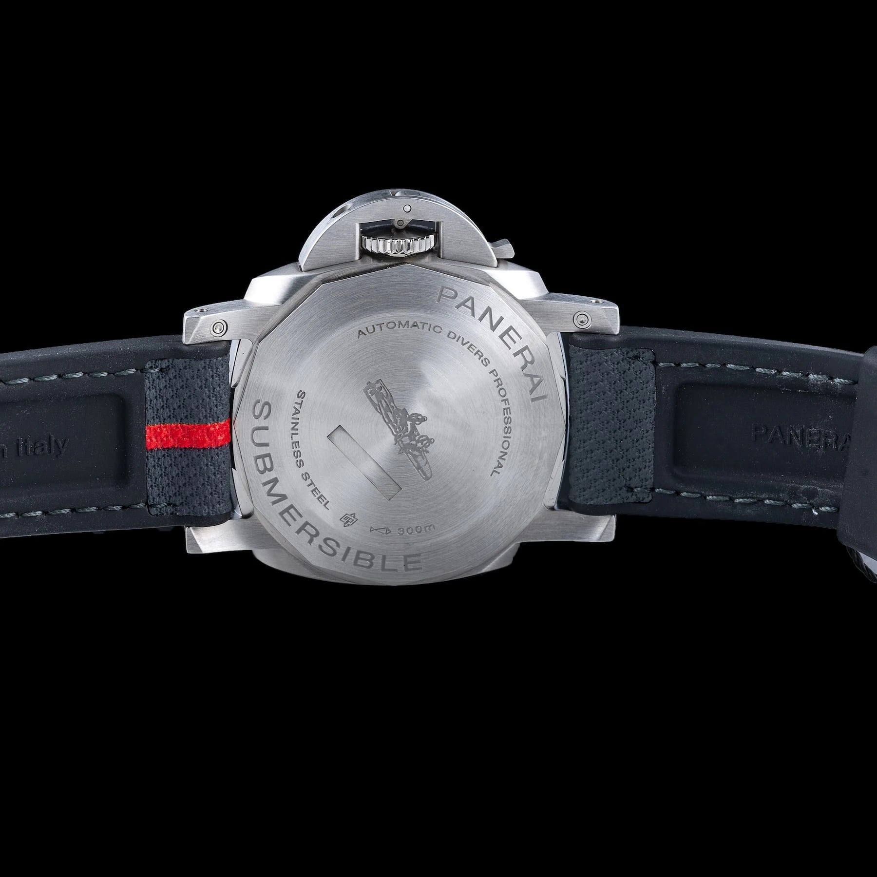 Panerai Submersible Luna Rossa PAM01579