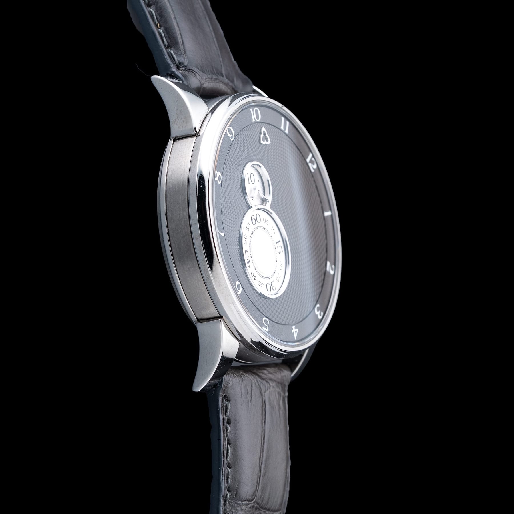 Trilobe Nuit Fantastique Guilloche Brume NF06GB