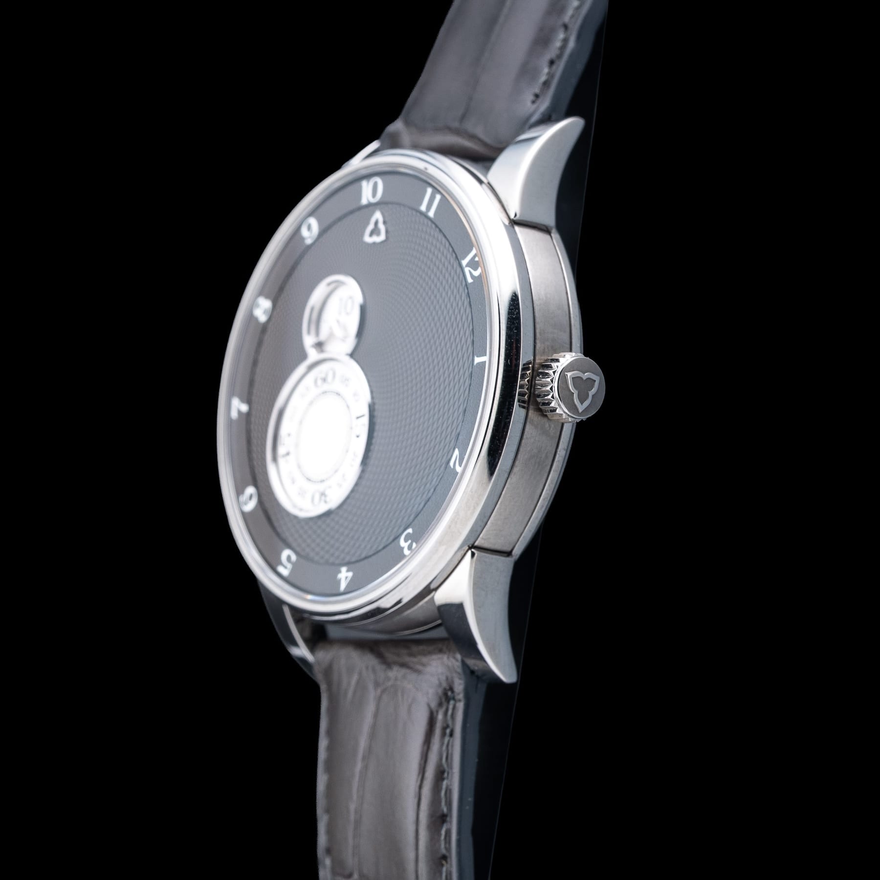 Trilobe Nuit Fantastique Guilloche Brume NF06GB