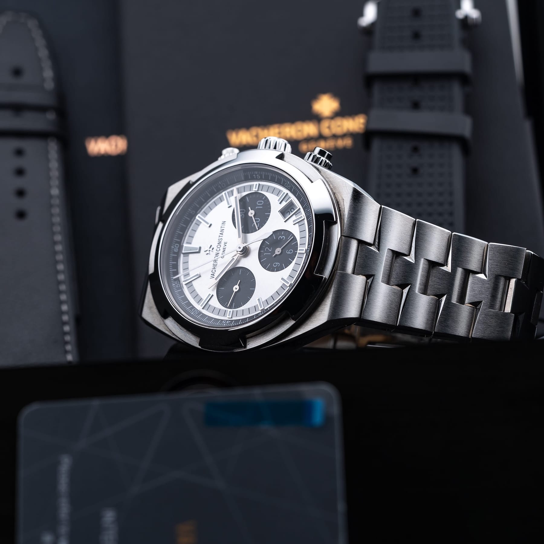 Vacheron Constantin Overseas Chronograph Panda 5500V/110A-B686