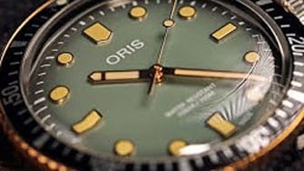Oris Divers 65 x Momotaro