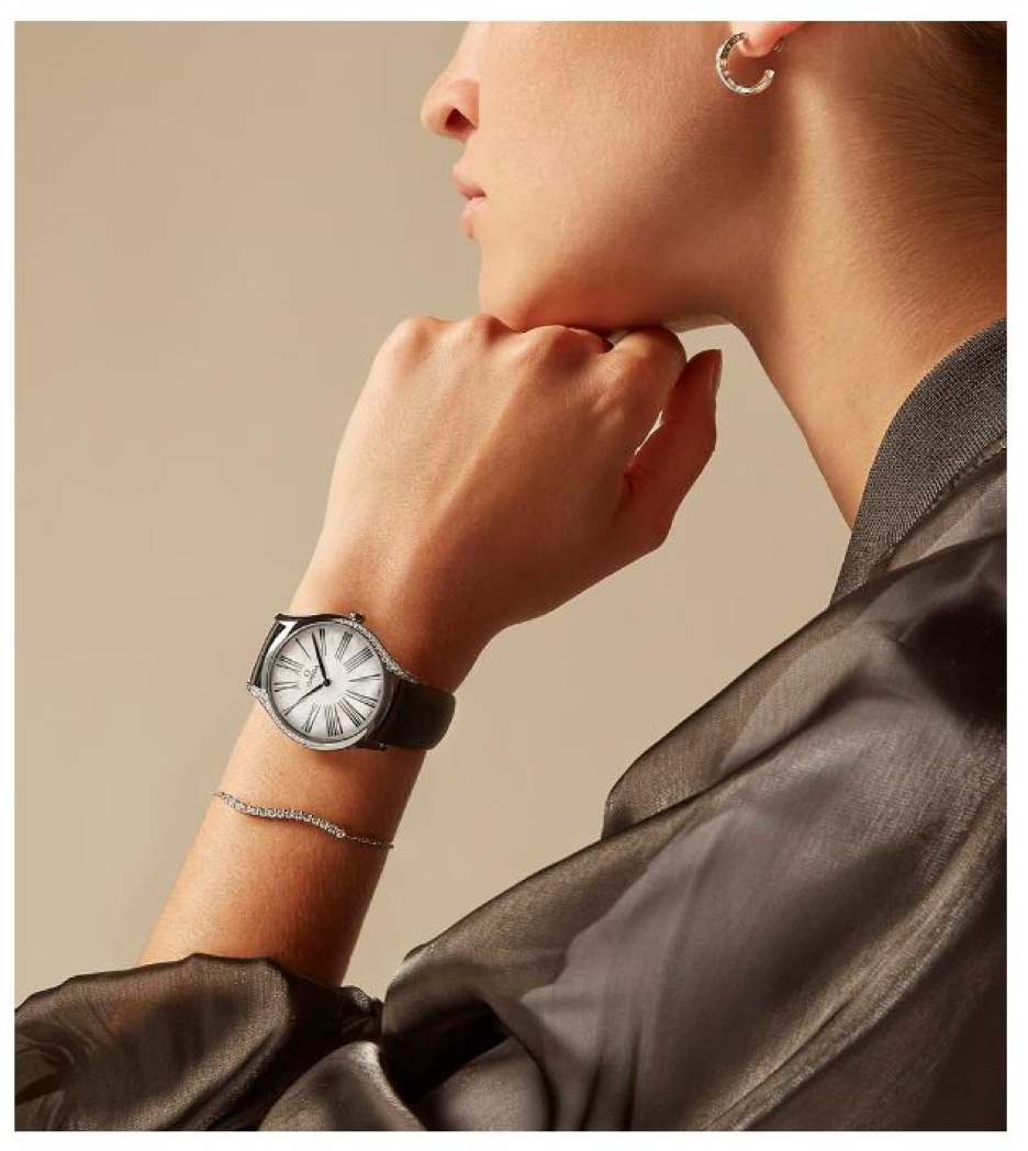 Women wearing an Omega constellation